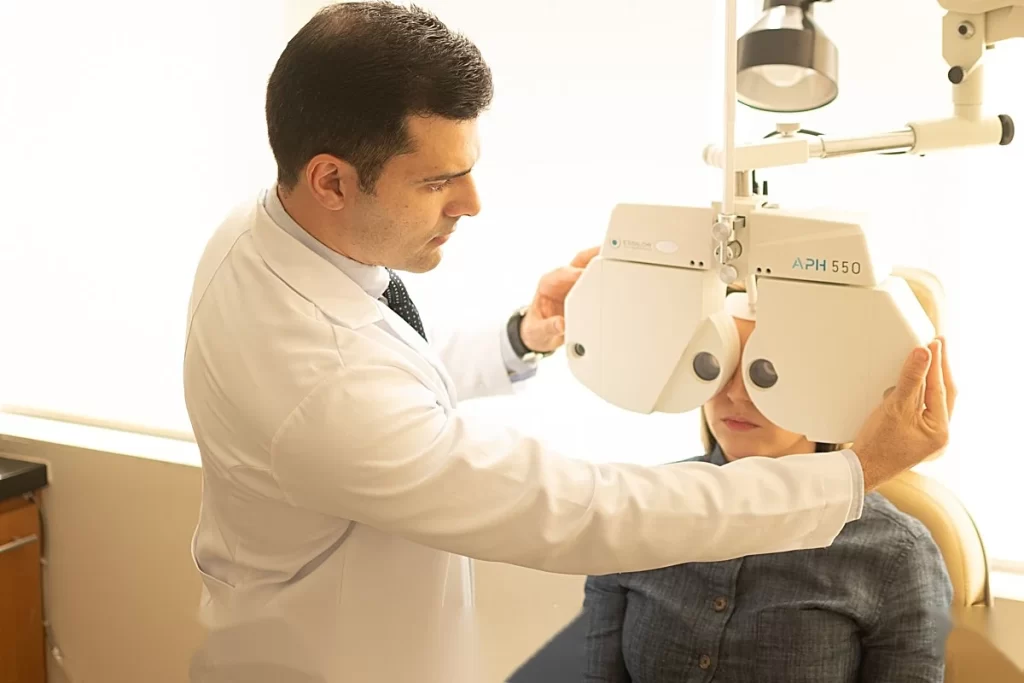 Teste de refração pré-LASIK — Dr. Vitor Torturella, especialista em cirurgia refrativa RJ