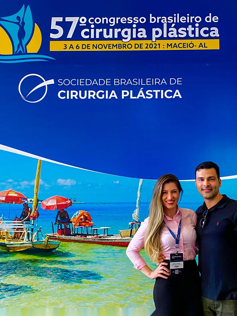 Dra. Danyelle Hott Torturella em congresso de cirurgia plástica — atualização em lipoenxertia