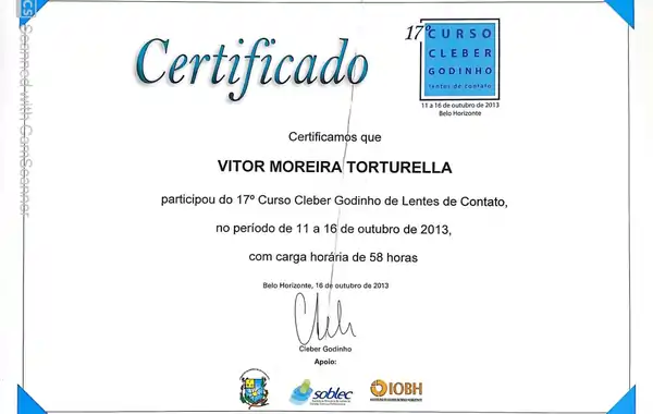 Cirurgião com treinamento HC-FMUSP lentes intraoculares premium