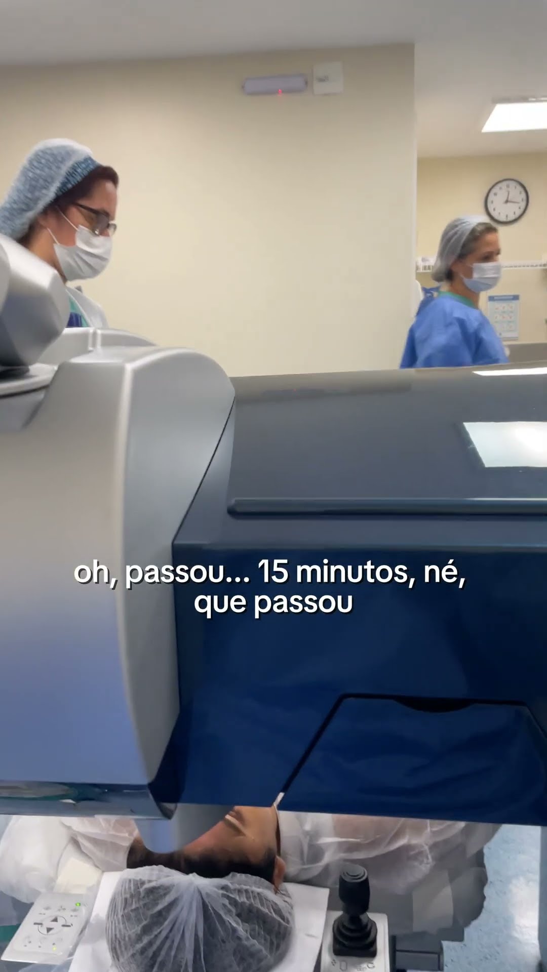 Paciente após cirurgia refrativa LASIK